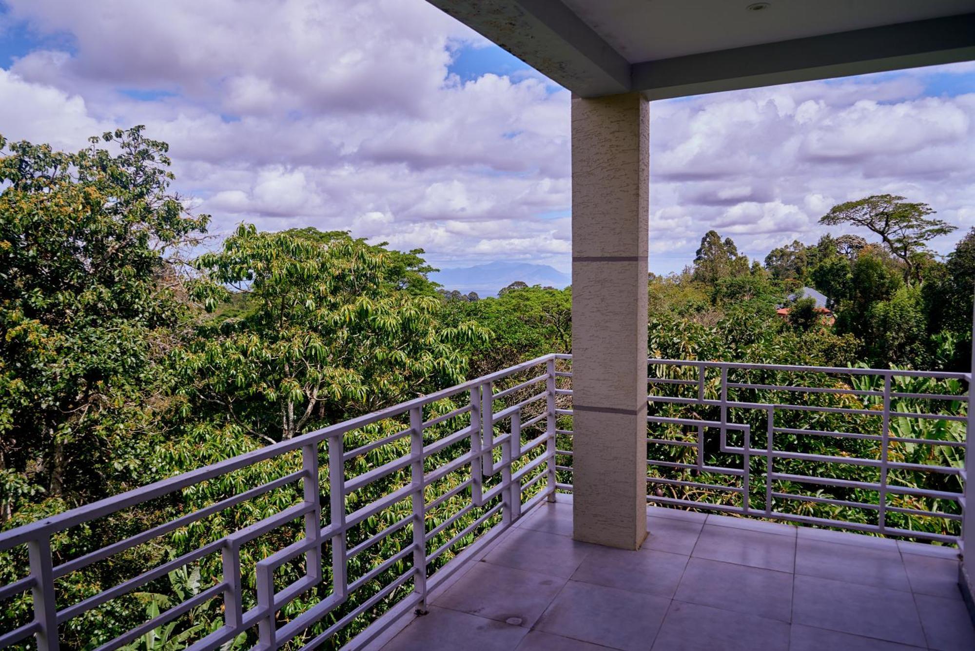 Kilimanjaro Foothills Getaway Hotel Moshi Bagian luar foto